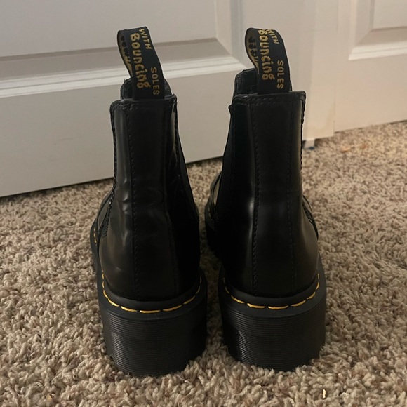 Doc Marten 2976 Smooth Leather Platform Chelsea Boots - Picture 3 of 7